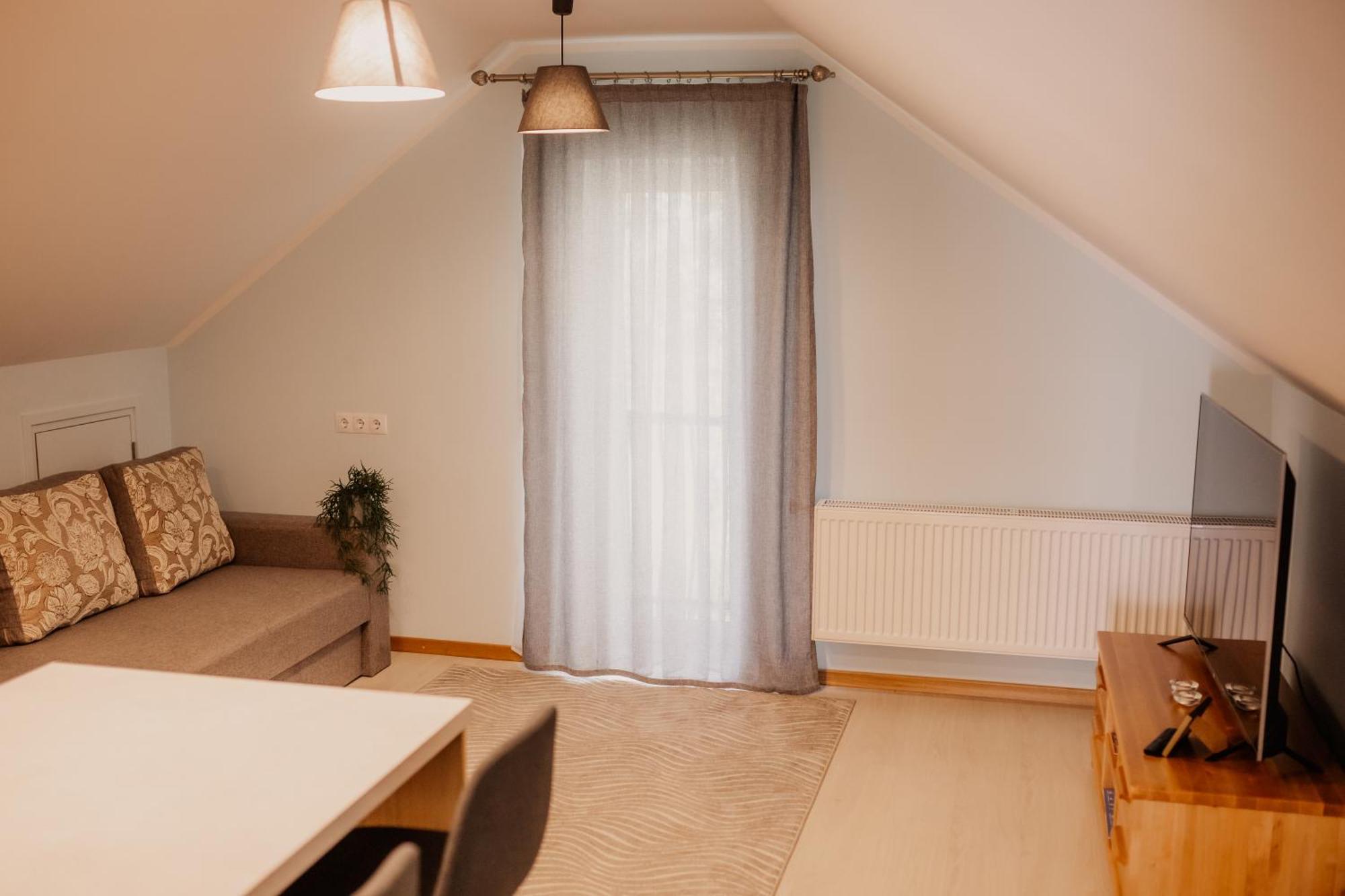 Saules Iela 2A Lejlighedshotel Saldus Værelse billede